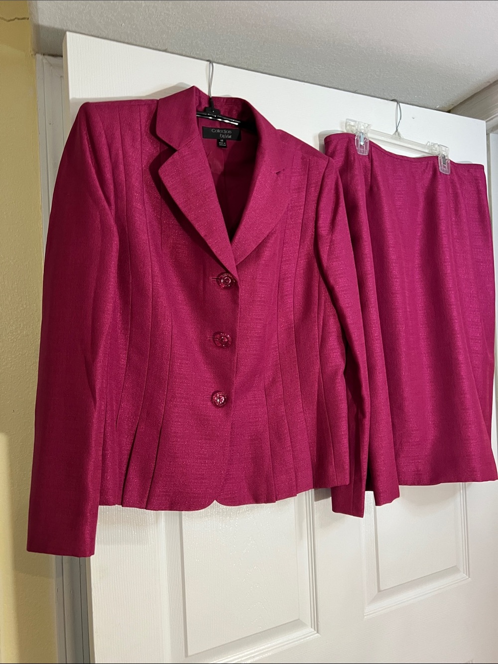 Le Suit Magenta Women's Tailored Blazer and Skirt Set